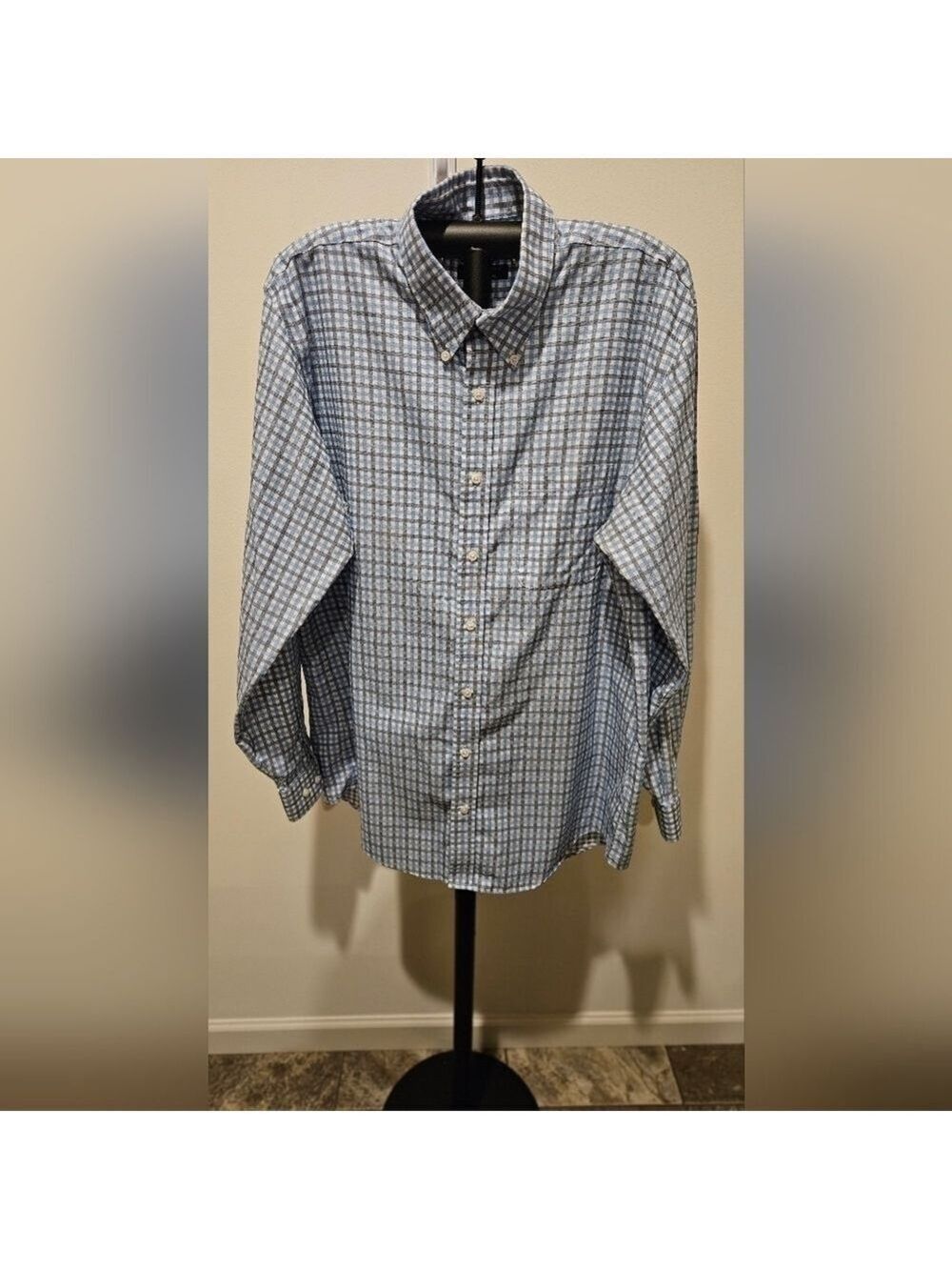 KIRKLAND MEN'S BUTTON-DOWN BLUE, WHITE & BLACK  CHECKERED SHIRT SIZE LG